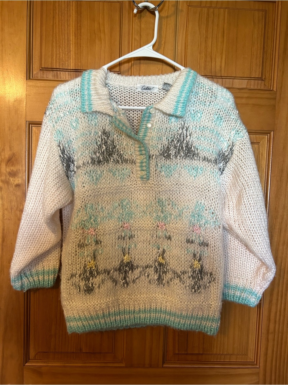 Cozy Cream Knit Polo-Collar Sweater with Aqua Pattern Accents